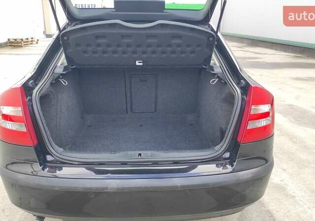 Черный Шкода Октавия, объемом двигателя 1.6 л и пробегом 218 тыс. км за 6999 $, фото 70 на Automoto.ua