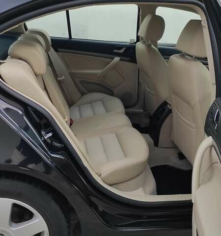 Черный Шкода Октавия, объемом двигателя 1.6 л и пробегом 218 тыс. км за 6999 $, фото 40 на Automoto.ua