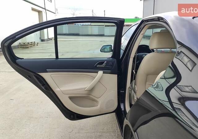 Черный Шкода Октавия, объемом двигателя 1.6 л и пробегом 218 тыс. км за 6999 $, фото 33 на Automoto.ua