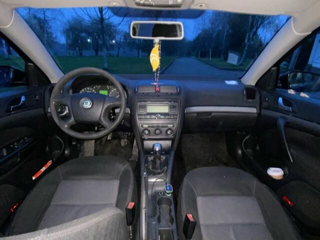 Черный Шкода Октавия, объемом двигателя 1.9 л и пробегом 300 тыс. км за 2800 $, фото 6 на Automoto.ua