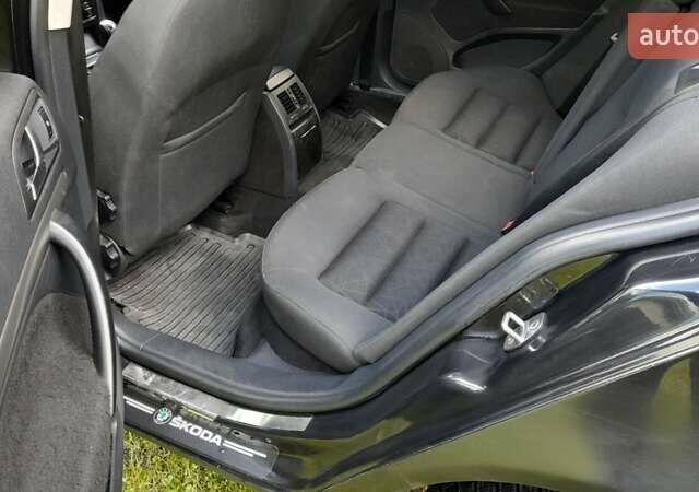 Черный Шкода Октавия, объемом двигателя 1.97 л и пробегом 269 тыс. км за 4900 $, фото 3 на Automoto.ua