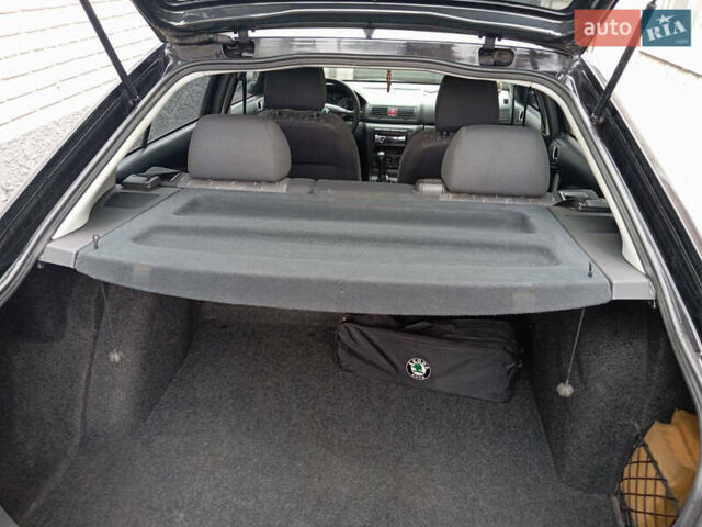 Черный Шкода Октавия, объемом двигателя 1.6 л и пробегом 115 тыс. км за 6700 $, фото 4 на Automoto.ua