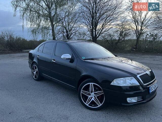 Черный Шкода Октавия, объемом двигателя 1.8 л и пробегом 210 тыс. км за 6299 $, фото 1 на Automoto.ua