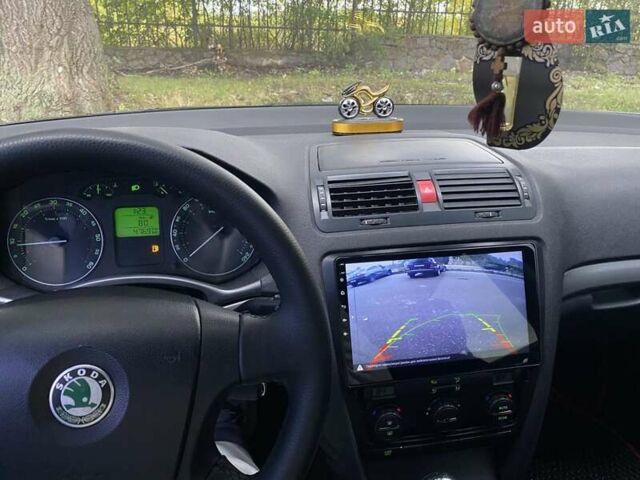 Черный Шкода Октавия, объемом двигателя 1.98 л и пробегом 430 тыс. км за 5100 $, фото 4 на Automoto.ua