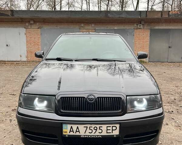 Черный Шкода Октавия, объемом двигателя 1.8 л и пробегом 265 тыс. км за 7000 $, фото 1 на Automoto.ua