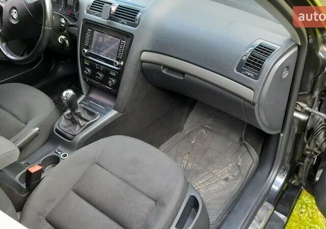 Черный Шкода Октавия, объемом двигателя 1.97 л и пробегом 269 тыс. км за 4900 $, фото 5 на Automoto.ua