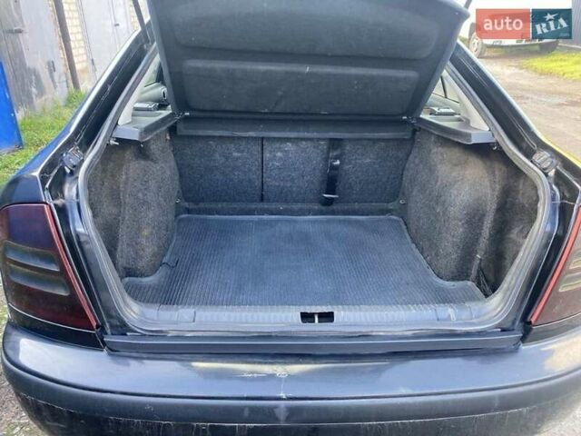 Черный Шкода Октавия, объемом двигателя 1.6 л и пробегом 282 тыс. км за 5000 $, фото 5 на Automoto.ua