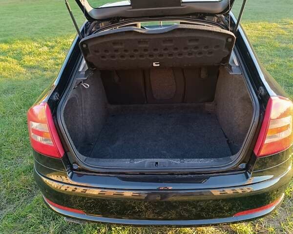 Черный Шкода Октавия, объемом двигателя 1.6 л и пробегом 260 тыс. км за 6000 $, фото 6 на Automoto.ua