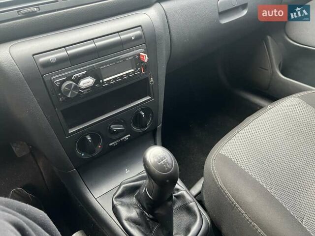 Шкода Октавия 2007 в Днепре (Днепропетровске) на Automoto.ua Черный Шкода Октавия, объемом двигателя 1.6 л и пробегом 300 тыс. км за 5500 $, фото 5 на Automoto.ua