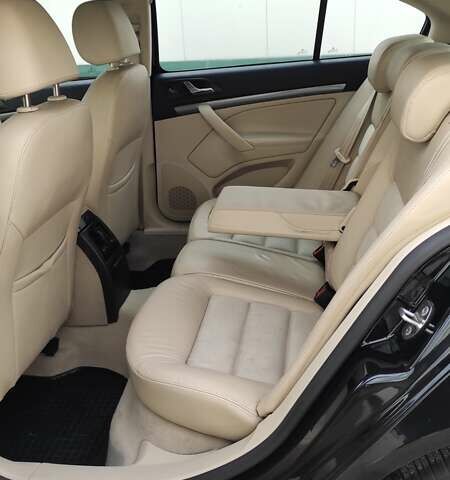 Черный Шкода Октавия, объемом двигателя 1.6 л и пробегом 218 тыс. км за 6999 $, фото 37 на Automoto.ua