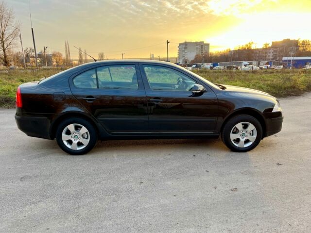 Чорний Шкода Октавія, об'ємом двигуна 1.6 л та пробігом 220 тис. км за 7500 $, фото 5 на Automoto.ua