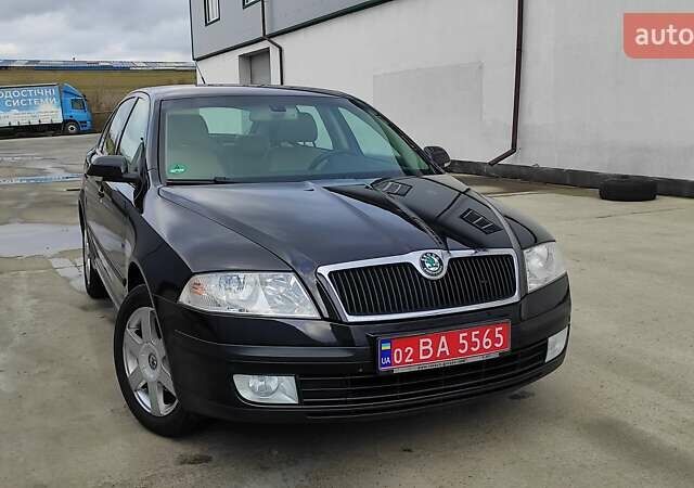 Черный Шкода Октавия, объемом двигателя 1.6 л и пробегом 218 тыс. км за 6999 $, фото 6 на Automoto.ua