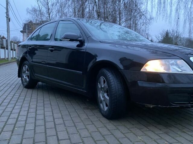 Черный Шкода Октавия, объемом двигателя 1.9 л и пробегом 300 тыс. км за 2800 $, фото 4 на Automoto.ua