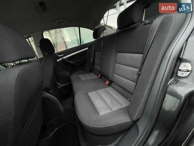 Чорний Шкода Октавія, об'ємом двигуна 1.6 л та пробігом 231 тис. км за 5350 $, фото 19 на Automoto.ua