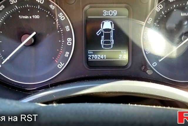 Черный Шкода Октавия, объемом двигателя 2 л и пробегом 270 тыс. км за 4300 $, фото 5 на Automoto.ua
