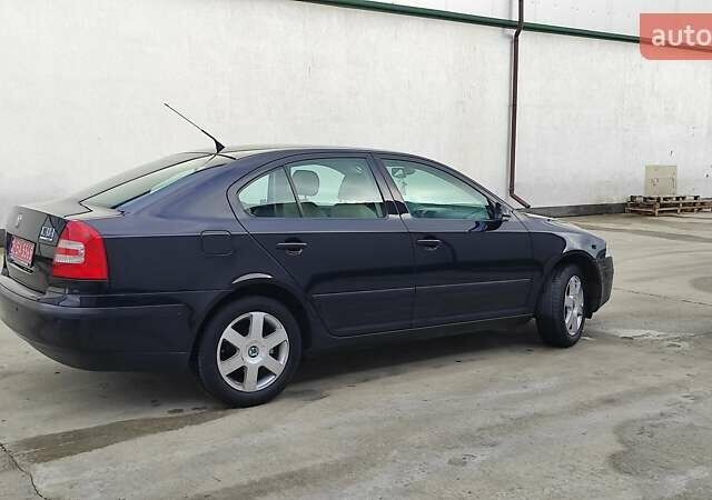 Черный Шкода Октавия, объемом двигателя 1.6 л и пробегом 218 тыс. км за 6999 $, фото 11 на Automoto.ua