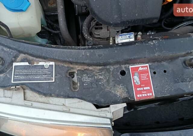 Черный Шкода Октавия, объемом двигателя 1.6 л и пробегом 175 тыс. км за 5750 $, фото 6 на Automoto.ua