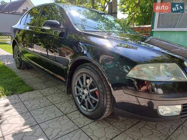 Черный Шкода Октавия, объемом двигателя 1.6 л и пробегом 260 тыс. км за 6500 $, фото 5 на Automoto.ua