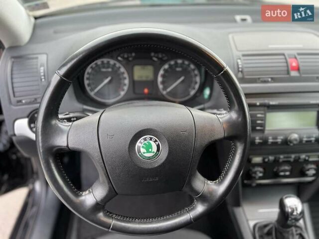 Черный Шкода Октавия, объемом двигателя 1.6 л и пробегом 220 тыс. км за 7500 $, фото 40 на Automoto.ua