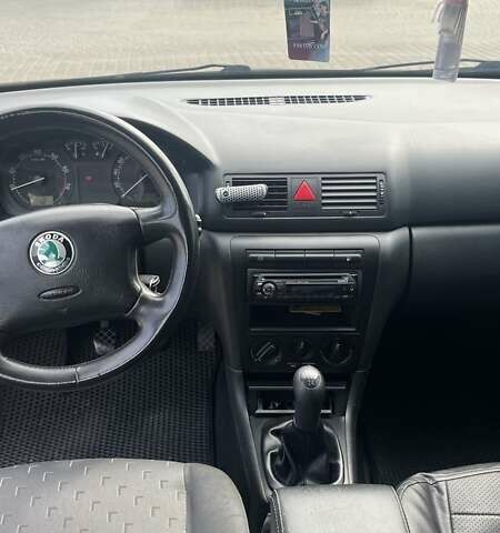 Черный Шкода Октавия, объемом двигателя 1.6 л и пробегом 243 тыс. км за 4700 $, фото 7 на Automoto.ua