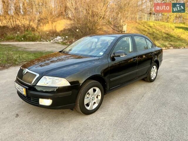 Черный Шкода Октавия, объемом двигателя 1.6 л и пробегом 220 тыс. км за 7500 $, фото 3 на Automoto.ua