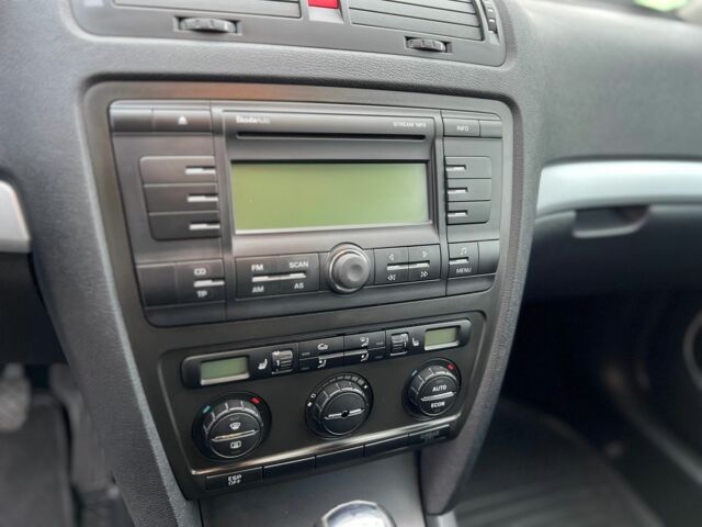 Чорний Шкода Октавія, об'ємом двигуна 1.6 л та пробігом 220 тис. км за 7500 $, фото 20 на Automoto.ua