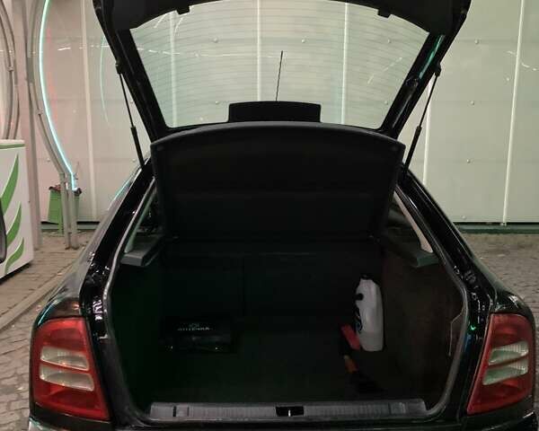 Черный Шкода Октавия, объемом двигателя 2 л и пробегом 340 тыс. км за 4800 $, фото 10 на Automoto.ua