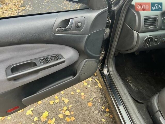 Чорний Шкода Октавія, об'ємом двигуна 1.6 л та пробігом 318 тис. км за 5100 $, фото 6 на Automoto.ua