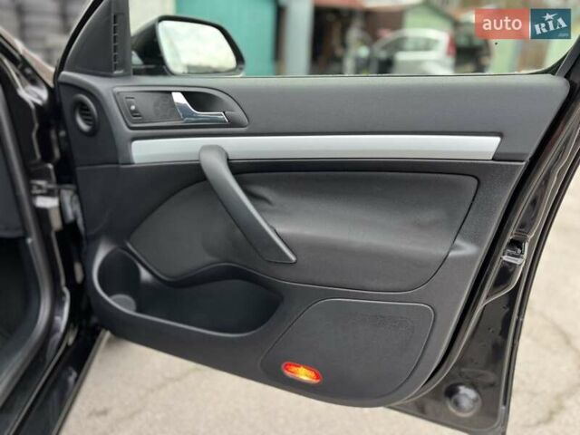 Черный Шкода Октавия, объемом двигателя 1.6 л и пробегом 220 тыс. км за 7500 $, фото 25 на Automoto.ua