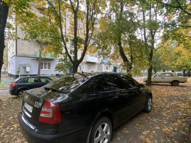 Черный Шкода Октавия, объемом двигателя 1.6 л и пробегом 245 тыс. км за 4900 $, фото 2 на Automoto.ua