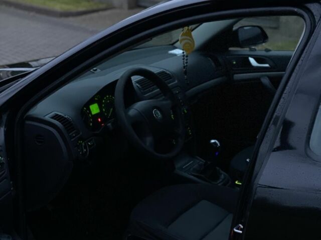 Чорний Шкода Октавія, об'ємом двигуна 0 л та пробігом 300 тис. км за 2800 $, фото 6 на Automoto.ua