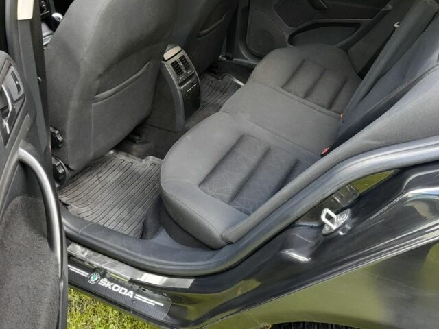 Черный Шкода Октавия, объемом двигателя 2 л и пробегом 269 тыс. км за 5000 $, фото 3 на Automoto.ua