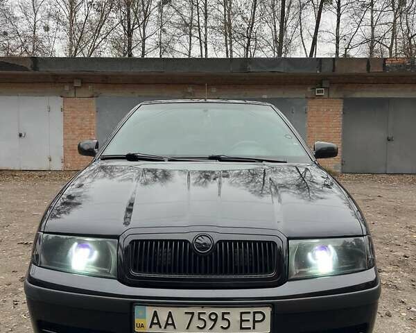 Черный Шкода Октавия, объемом двигателя 1.8 л и пробегом 265 тыс. км за 7000 $, фото 3 на Automoto.ua