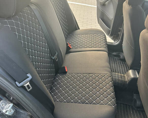 Черный Шкода Октавия, объемом двигателя 1.6 л и пробегом 263 тыс. км за 5600 $, фото 13 на Automoto.ua