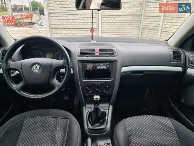 Чорний Шкода Октавія, об'ємом двигуна 1.6 л та пробігом 308 тис. км за 5600 $, фото 23 на Automoto.ua