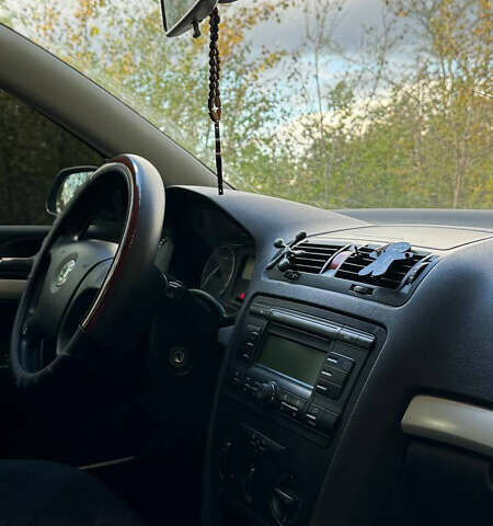 Черный Шкода Октавия, объемом двигателя 1.62 л и пробегом 248 тыс. км за 5600 $, фото 5 на Automoto.ua