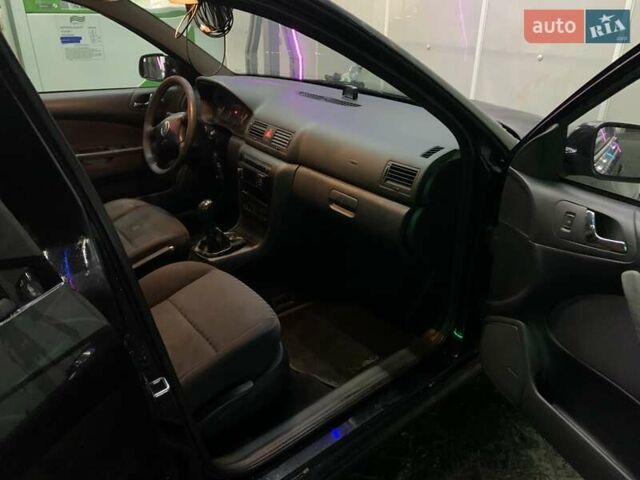 Черный Шкода Октавия, объемом двигателя 2 л и пробегом 340 тыс. км за 4800 $, фото 5 на Automoto.ua