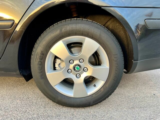 Чорний Шкода Октавія, об'ємом двигуна 1.6 л та пробігом 220 тис. км за 7500 $, фото 15 на Automoto.ua