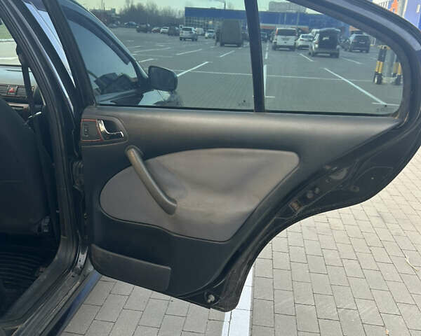 Черный Шкода Октавия, объемом двигателя 1.6 л и пробегом 263 тыс. км за 5600 $, фото 15 на Automoto.ua