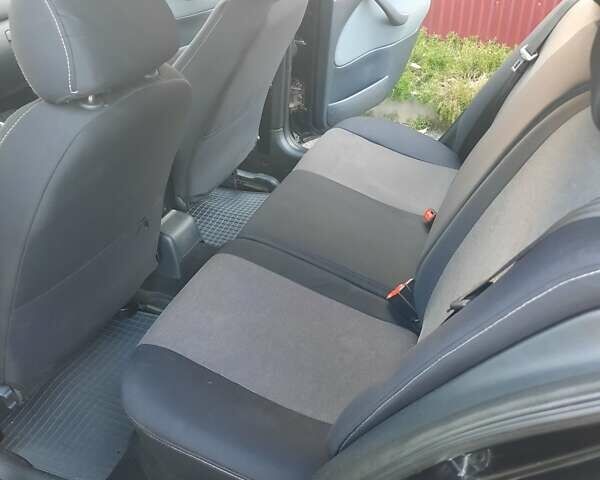 Черный Шкода Октавия, объемом двигателя 1.6 л и пробегом 279 тыс. км за 5200 $, фото 11 на Automoto.ua