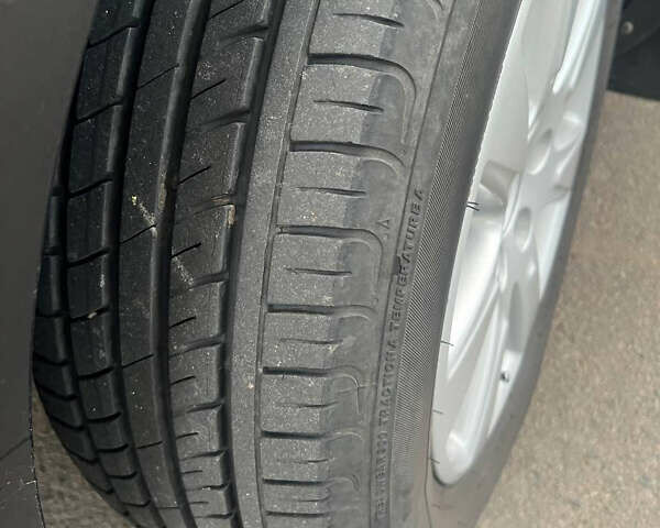 Черный Шкода Октавия, объемом двигателя 1.6 л и пробегом 273 тыс. км за 5650 $, фото 19 на Automoto.ua