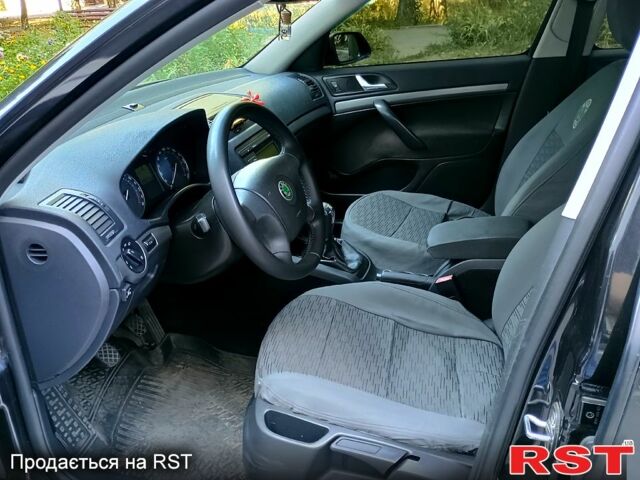 Чорний Шкода Октавія, об'ємом двигуна 1.6 л та пробігом 200 тис. км за 5900 $, фото 5 на Automoto.ua