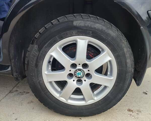 Черный Шкода Октавия, объемом двигателя 1.6 л и пробегом 232 тыс. км за 4850 $, фото 21 на Automoto.ua