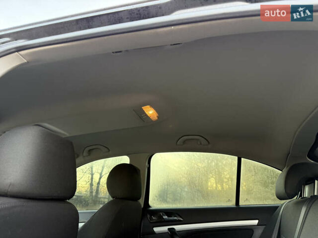 Черный Шкода Октавия, объемом двигателя 1.6 л и пробегом 297 тыс. км за 5500 $, фото 13 на Automoto.ua