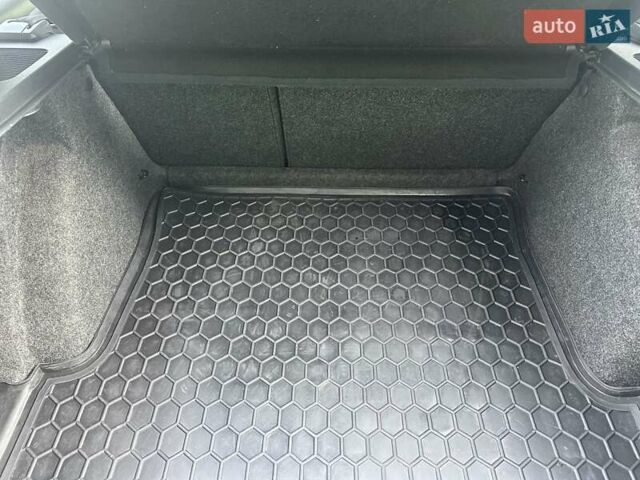 Черный Шкода Октавия, объемом двигателя 1.6 л и пробегом 215 тыс. км за 4950 $, фото 10 на Automoto.ua