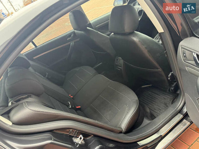 Черный Шкода Октавия, объемом двигателя 2 л и пробегом 230 тыс. км за 6950 $, фото 12 на Automoto.ua