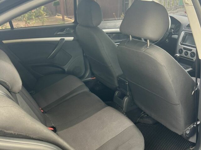 Черный Шкода Октавия, объемом двигателя 1.6 л и пробегом 290 тыс. км за 6350 $, фото 2 на Automoto.ua