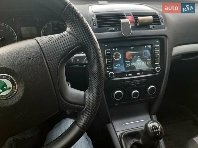 Чорний Шкода Октавія, об'ємом двигуна 1.6 л та пробігом 235 тис. км за 6350 $, фото 10 на Automoto.ua