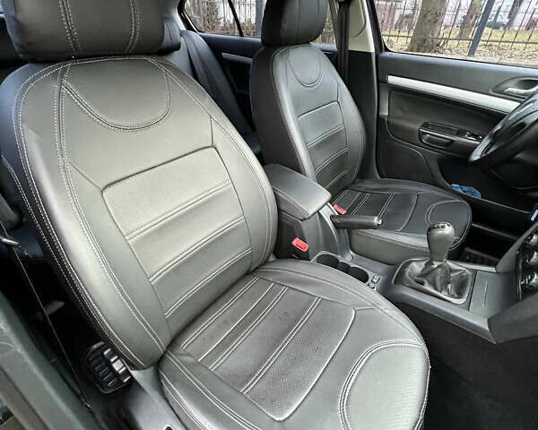 Черный Шкода Октавия, объемом двигателя 1.6 л и пробегом 211 тыс. км за 6800 $, фото 17 на Automoto.ua