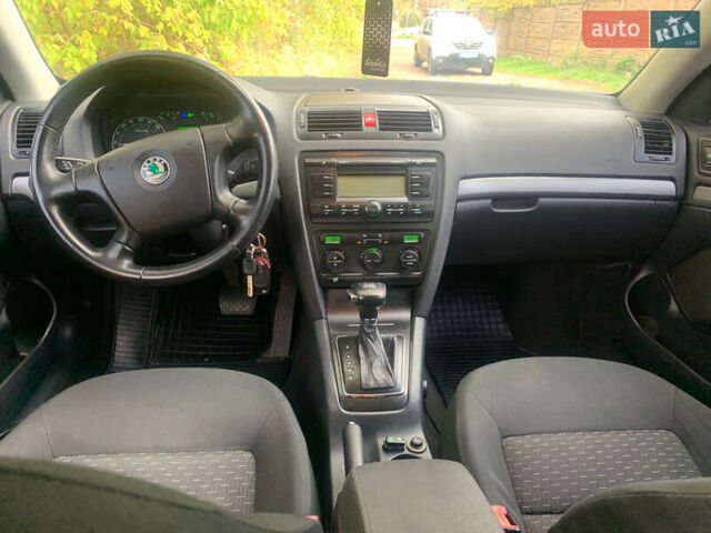 Черный Шкода Октавия, объемом двигателя 1.98 л и пробегом 270 тыс. км за 6800 $, фото 7 на Automoto.ua